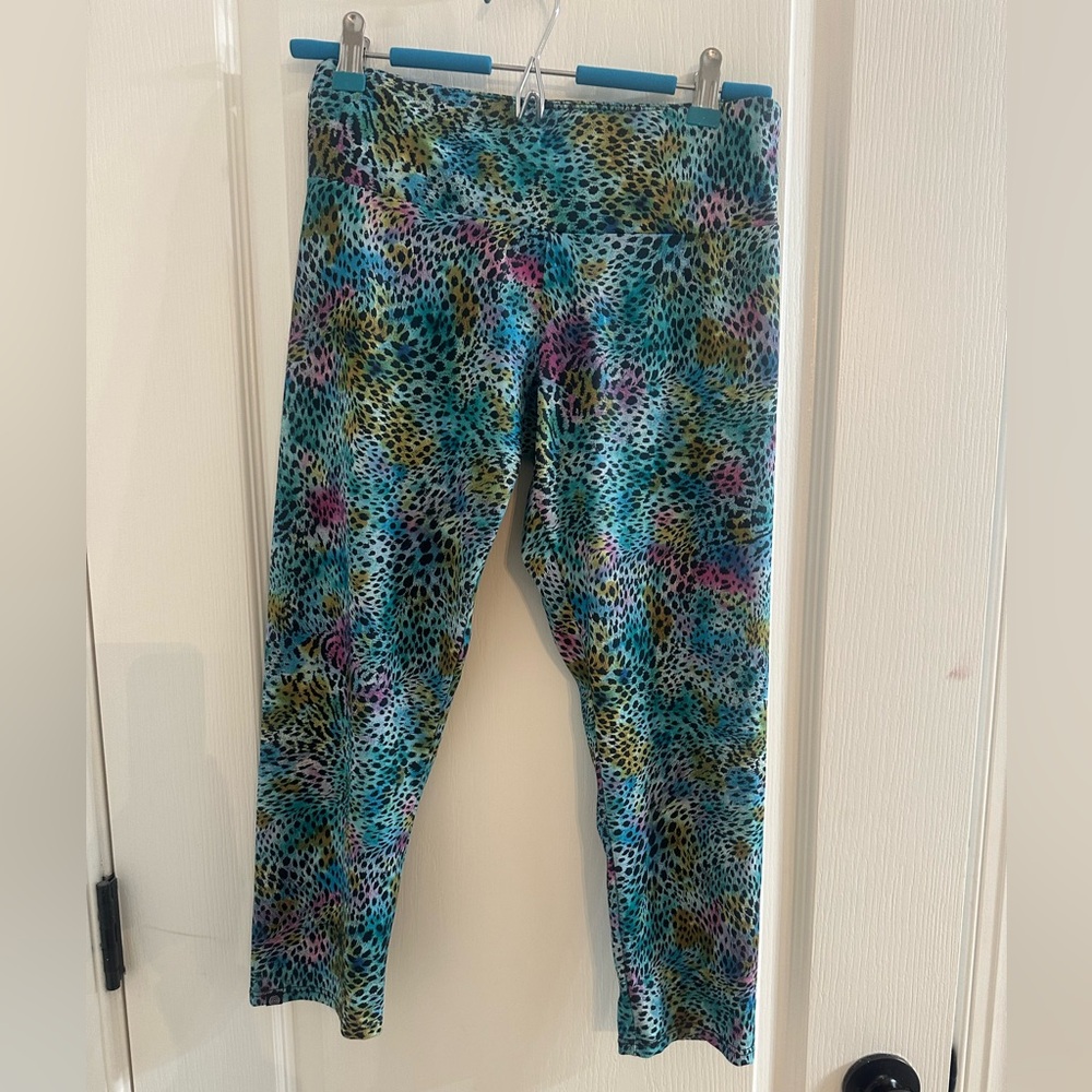 Onzie Small/Medium Blue Black Leopard PrintTights